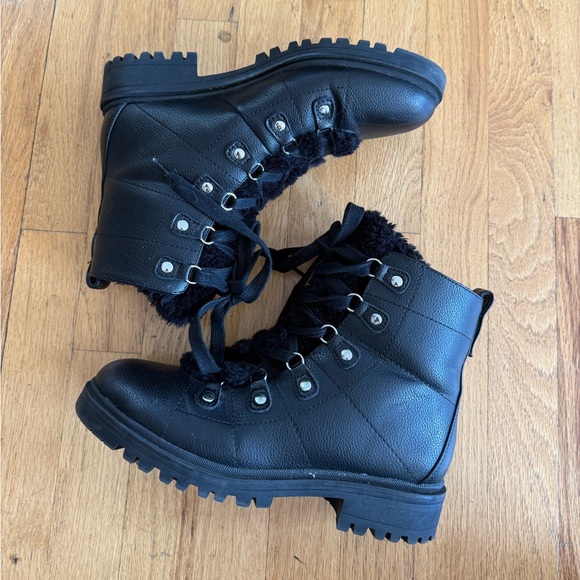 Nine West Black Faux Fur-Lined Leather Look Upper Combat Boots - Picture 5 of 9